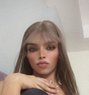 Ahaana Dutta - Acompañantes transexual in New Delhi Photo 2 of 9
