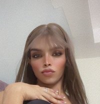 Ahaana Dutta - Acompañantes transexual in New Delhi