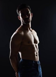 Ahad - Acompañantes masculino in Lahore Photo 3 of 3