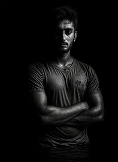 Ahad - Acompañantes masculino in Lahore Photo 3 of 4