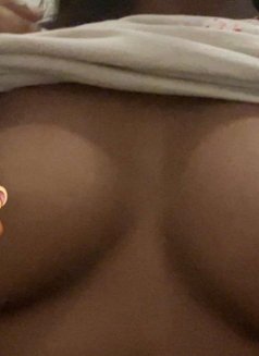 Ahasya Kaushi (Cam Girl) - escort in Colombo Photo 5 of 6