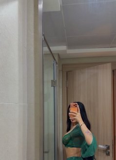 Ahlam - escort in Abu Dhabi Photo 5 of 10