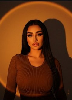 Ahlam - puta in Abu Dhabi Photo 11 of 14