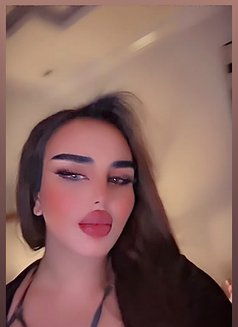 Ahlam احلام - Transsexual escort in Amman Photo 10 of 10