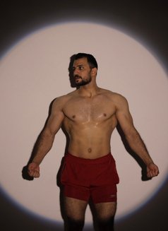 Ahmad and Jad - Acompañantes masculino in Abu Dhabi Photo 7 of 15