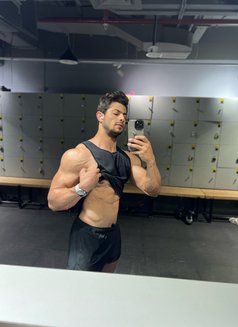 Ahmad - masseur in Dubai Photo 9 of 13