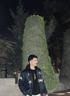 Ahmad - Acompañantes masculino in Amman Photo 1 of 7