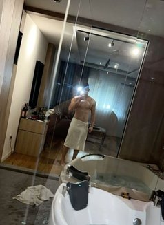 Ahmad - Male escort in Beirut Photo 2 of 5