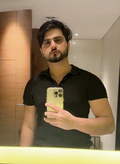 Ahmdyar - Acompañantes masculino in Dubai Photo 5 of 18