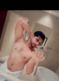 Ahmdyar - Acompañantes masculino in Dubai Photo 8 of 18