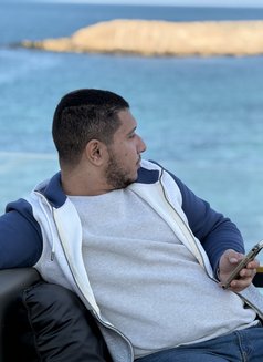 El Mafioso - Intérprete masculino de adultos in Cairo Photo 2 of 2