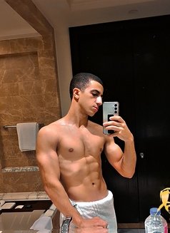 Ahmed - Acompañantes masculino in Cairo Photo 1 of 2