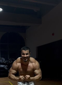 Ahmed for Couples. Men ladies - Acompañantes masculino in Abu Dhabi Photo 1 of 6