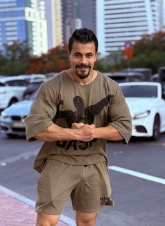 Ahmed for Couples. Men ladies - Acompañantes masculino in Abu Dhabi Photo 3 of 6