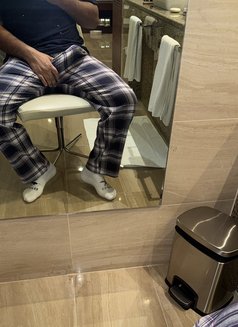 أحمد للنساء والأزواج فقط - Acompañantes masculino in Abu Dhabi Photo 4 of 4