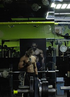 Ahmed - Intérprete masculino de adultos in Dubai Photo 1 of 4