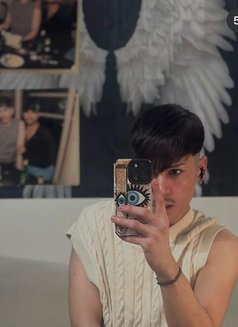 Ahmed - Male escort in Muscat Photo 2 of 3