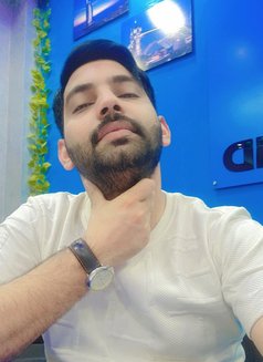 Ahsan - masseur in Abu Dhabi Photo 3 of 11