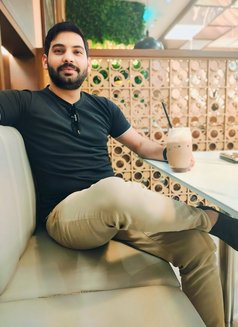 Ahsan - masseur in Abu Dhabi Photo 7 of 11