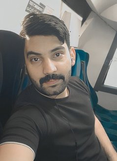 Ahsan - masseur in Abu Dhabi Photo 8 of 11