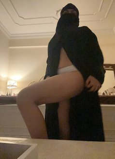 Aicha - escort in Doha Photo 8 of 13