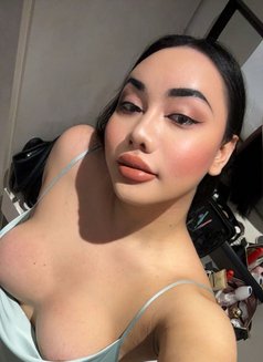 Aida Big Dick πΉπ - Transsexual escort in Jeddah Photo 15 of 15