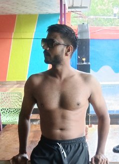 Aidam - Acompañantes masculino in Mumbai Photo 1 of 3