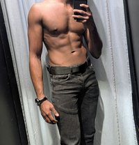 Aiden Azil - Male escort in Amsterdam