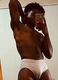 Aiden - masseur in Kiambu Photo 2 of 3