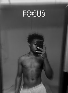 Aiden - masseur in Nairobi Photo 1 of 7