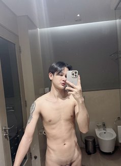 Aihi - Transsexual escort in Khobar Photo 1 of 3