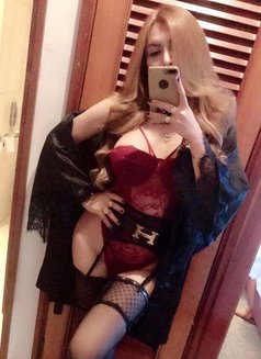LiveCamshowAIKO - Transsexual dominatrix in Makati City Photo 16 of 21