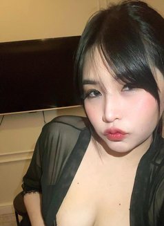 Aileen - escort in Riyadh Photo 8 of 9