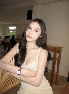 Aileen - escort in Bangkok Photo 1 of 8