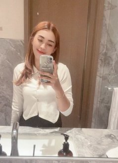 Ailleen - Masajista in Jakarta Photo 2 of 4