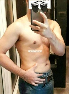 Aim - Acompañantes masculino in Bangkok Photo 1 of 9