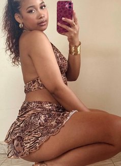 Aina - escort in Muscat Photo 4 of 5