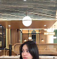 Aini - puta in Singapore