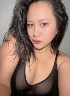 Aira - puta in Makati City Photo 4 of 8