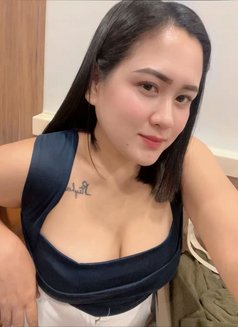 Aira - puta in Makati City Photo 5 of 8