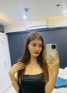 Aira - Acompañantes transexual in Makati City Photo 3 of 5