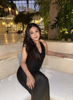 Aira - puta in Jakarta Photo 1 of 14