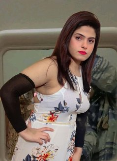 Aira Khan - puta in Islamabad Photo 2 of 2