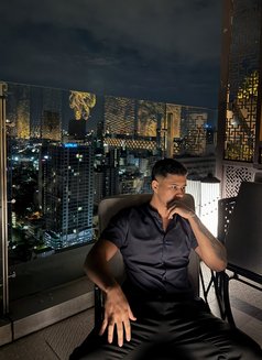 Ares International Companion - Male companion in Bangkok Photo 1 of 5