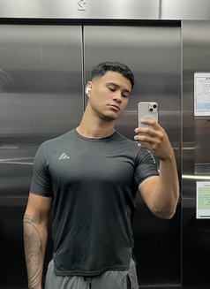 Ares International Companion - Male companion in Bangkok Photo 5 of 5