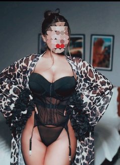 Airhostess here.REAL MEET.CAM SHOW - puta in New Delhi Photo 14 of 14