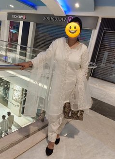 Airhostess..kanika here..no advance.. - escort in New Delhi Photo 1 of 4