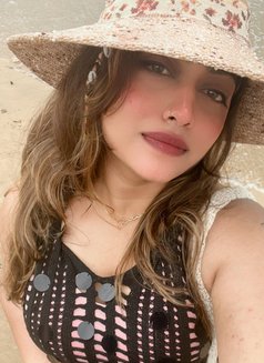 Aish - escort in New Delhi Photo 2 of 4