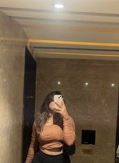 Aish - escort in New Delhi Photo 3 of 4