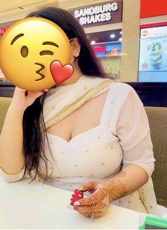Aisha Anal Queen & Cam - puta in Mumbai Photo 1 of 8